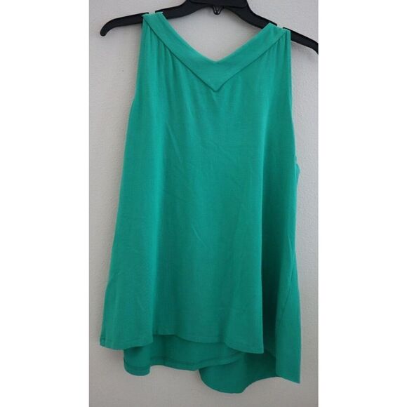Cynthia Steffe Women Sz M Green Sleeveless Scoop Neck Faux Split Front Blouse$95 - Picture 2 of 6